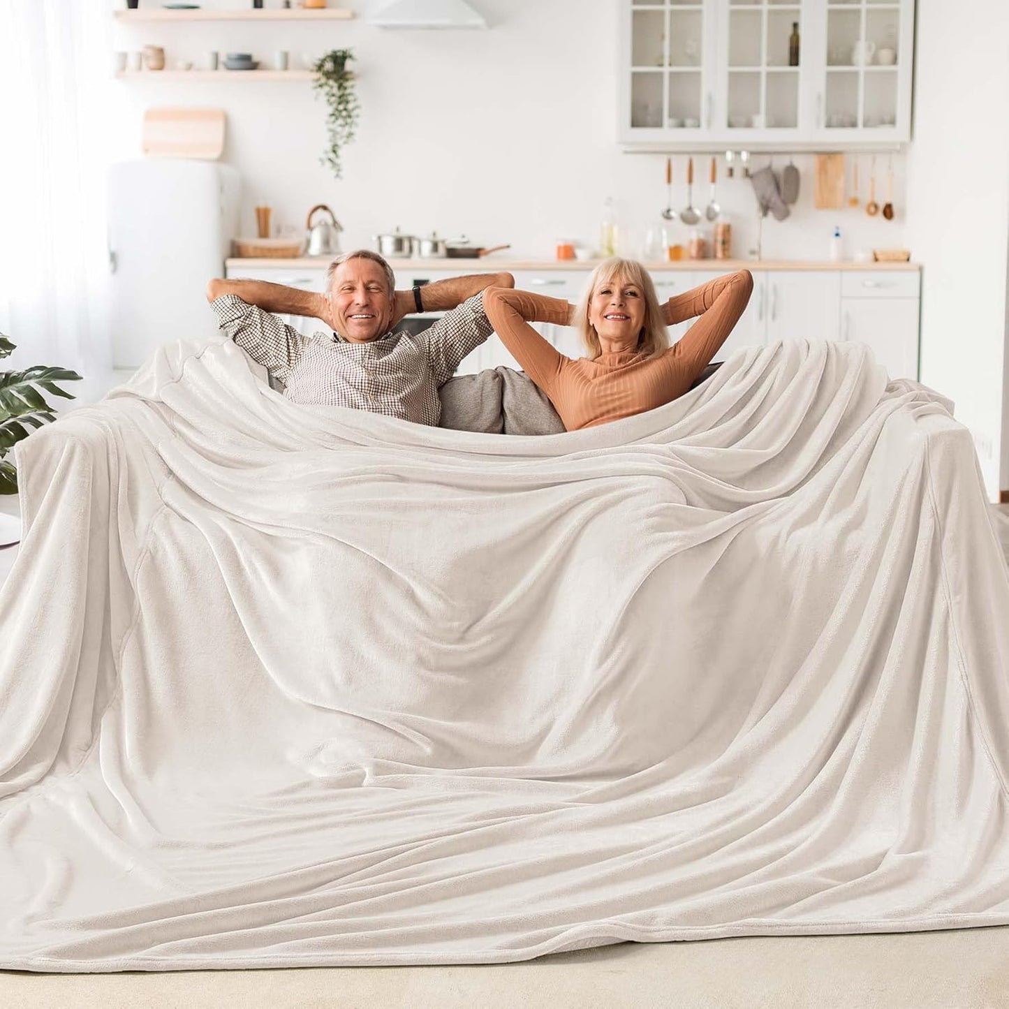 Fleece Blanket Black Throw Blankets for Couch & Bed, Luxury Plush Cozy Fuzzy Blanket 50x60 inches, Super Soft Warm Lightweight Throw Blanket for Travel Camping